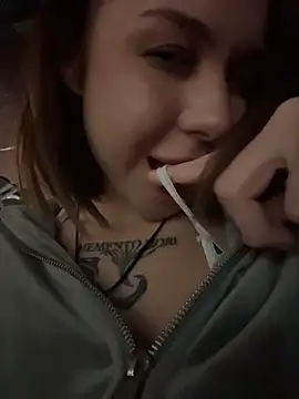 RosieSecret Live Webcam on Stripchat