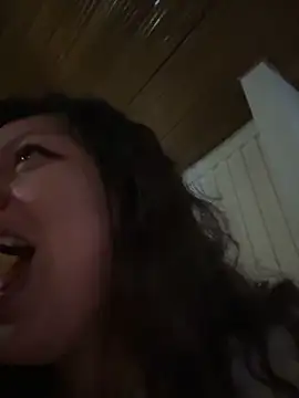 Webcam Model (Larissa_Antonella)  is live.Free join now!