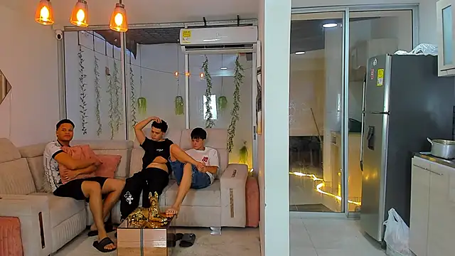 Houseofwarrios webcam