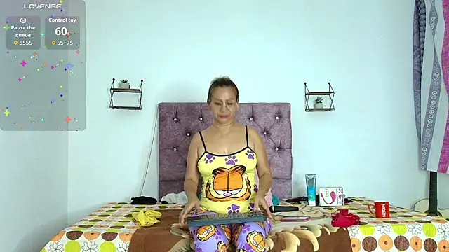 rousemilf4u - Rousemilf4u's free webcam