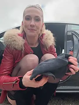 lola_tentatiion (F young) - SUCK DILDO POV + 🎁