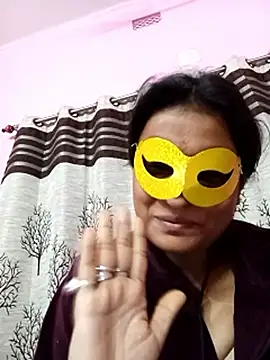 Webcam Model (Gullapi)  is live.Free join now!