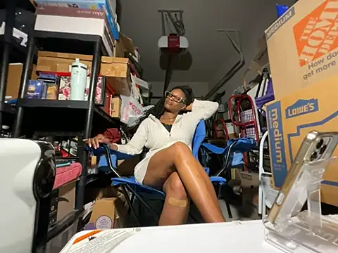 Webcam Model (wynterheat)  is live.Free join now!