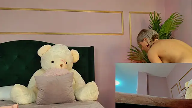 kirrawhite - KirraWhite's free webcam