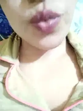 Webcam Model (Anki-doll)  is live.Free join now!