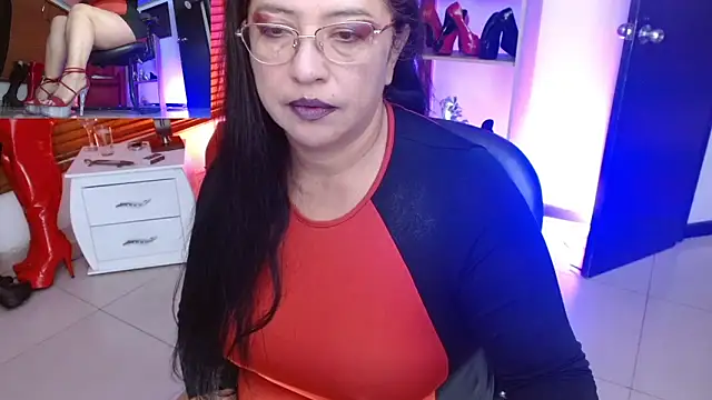 paola_xm (F mature) - Doggy Style