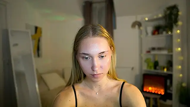 MilaBunny2000 webcam