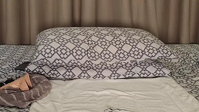 lucynuty - LucyNuty's free webcam