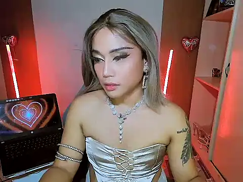 YourNikkieXxx webcam