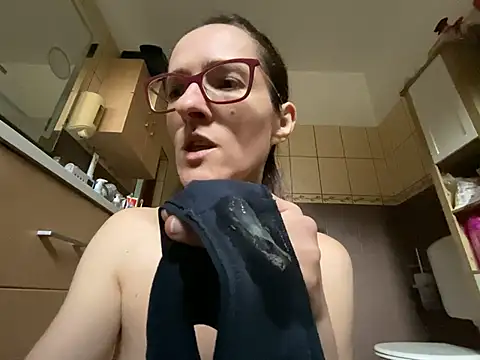 ___horny_mountain_girl_ webcam