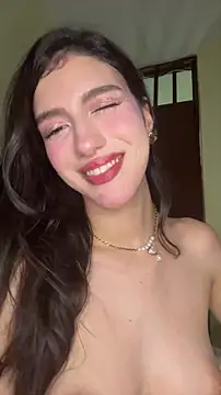 Emily-hottson from StripChat is Freechat