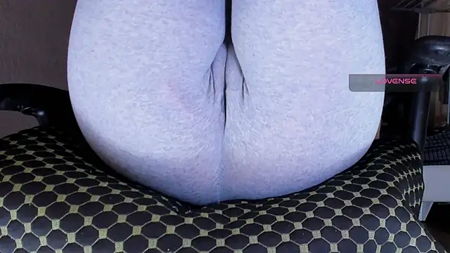 Cameltoe_squirt_inPants webcam