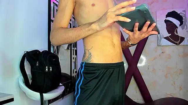PRETTY_COCK1 webcam