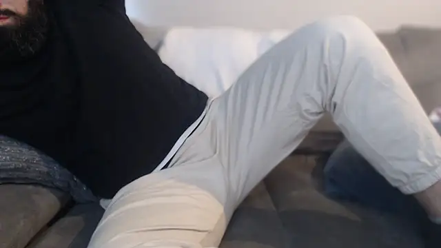 hugemachohandsome webcam