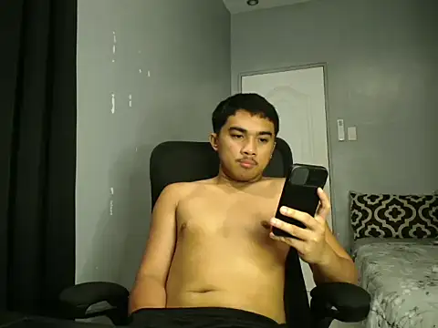 pinoyAdrianneXXX webcam
