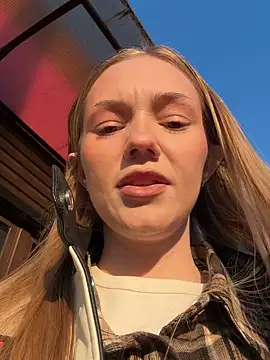 milamoone - MilaMoone's free webcam