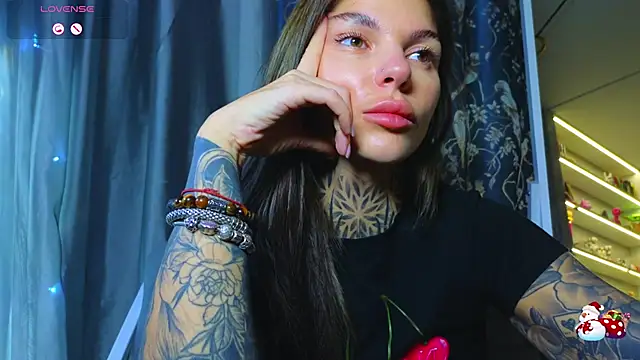 tattooedBabyy webcam