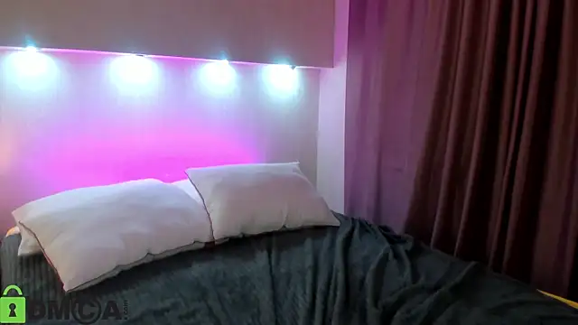 Adelina_Bliss webcam