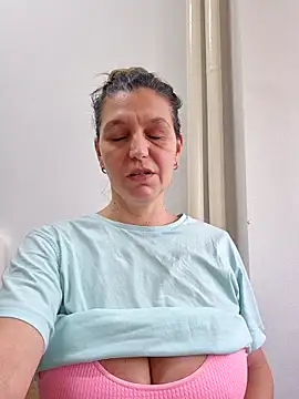 KamillaSpencer webcam