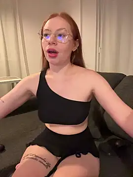 redheaddoll22 webcam