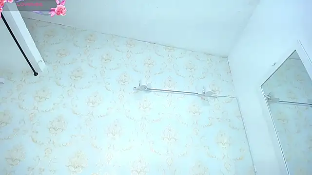 MARA_THOMPSONN webcam