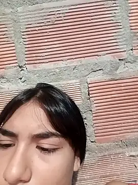 Webcam Model (triana-hot18)  is live.Free join now!