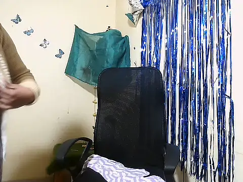 Shivani-Gupta webcam