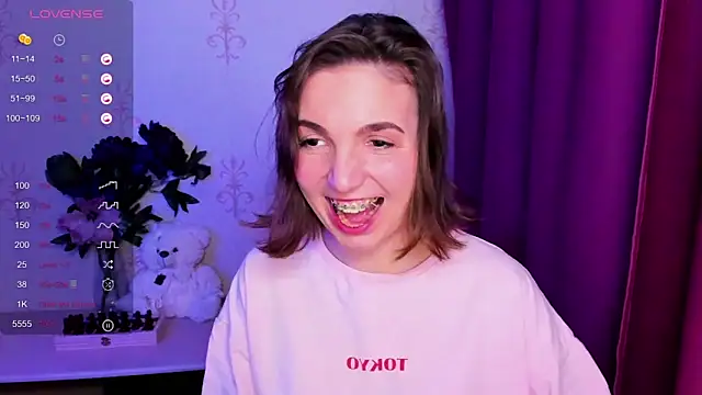 KindHazelHere_ webcam