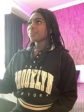 KarinaFlowers_ webcam