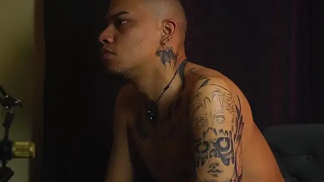 AlphaMasterXxx webcam