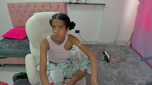 thianahorny webcam