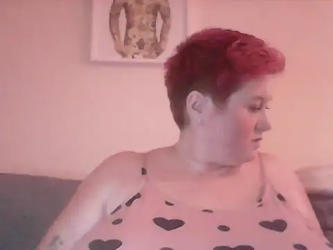 BustyRedxx webcam