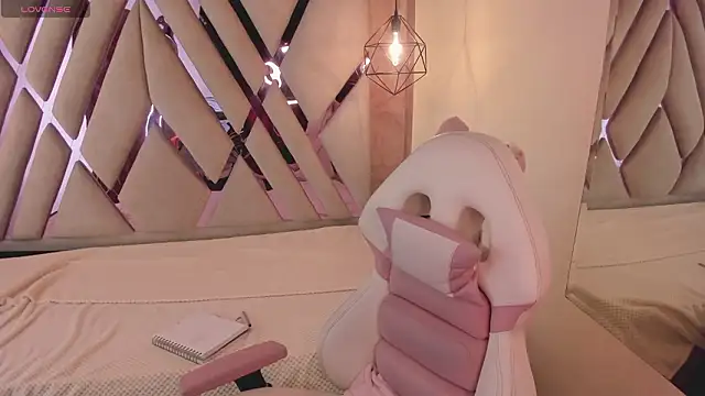 Lovely-martina webcam