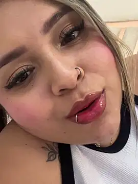 Webcam Model (ashley-swift-)  is live.Free join now!