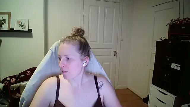 Girlnina-1995 webcam