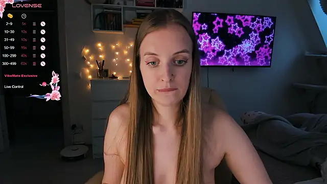 violet_blue_eyes webcam