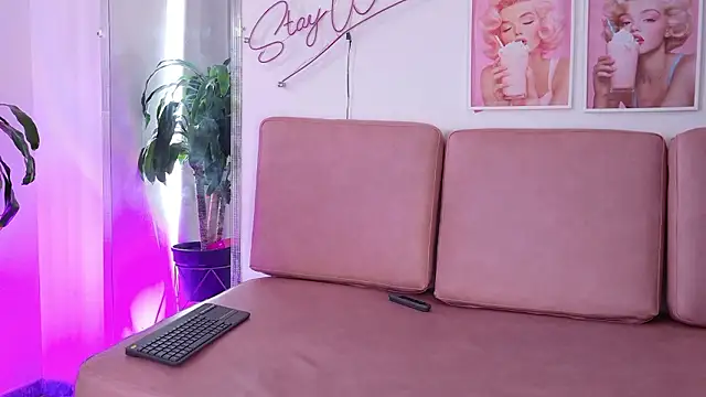 Emmy_And_Luna webcam