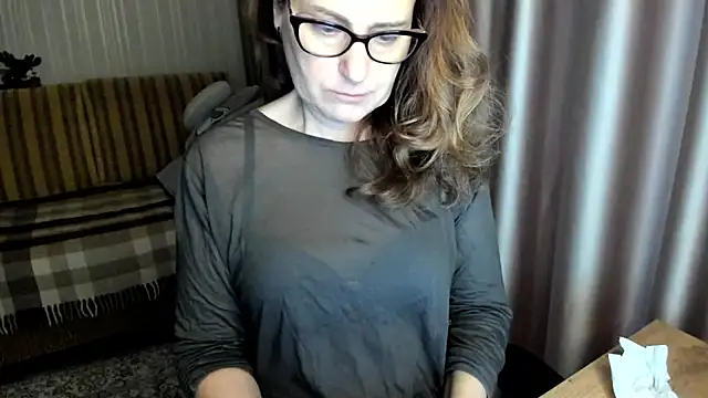 lauraoven - Lauraoven's free webcam