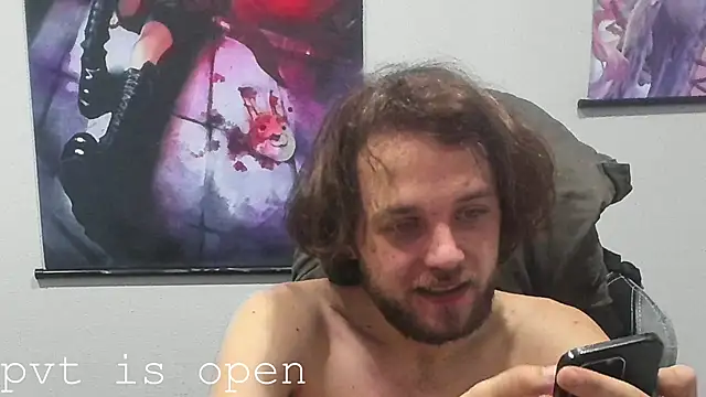 LetsDoItDirty13 webcam