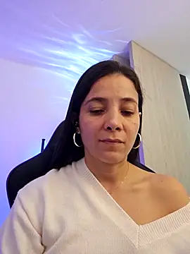 Webcam Model (miaeyes)  is live.Free join now!