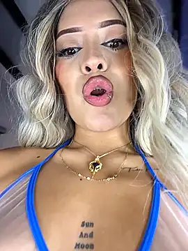 mystiquexxx - MystiqueXXX's free webcam