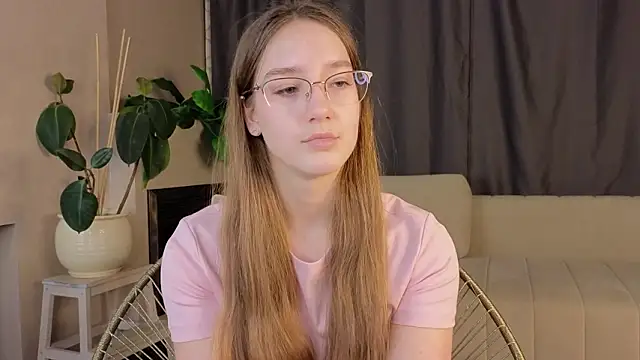 MidnightAstra webcam