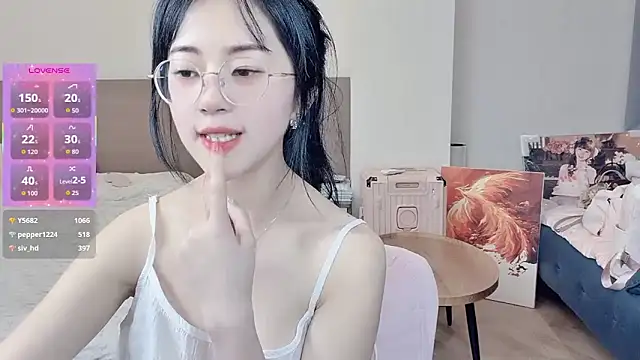 美女-ruoruo-在线直播