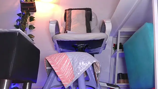 suzzet_22 - SUZZET_22's free webcam