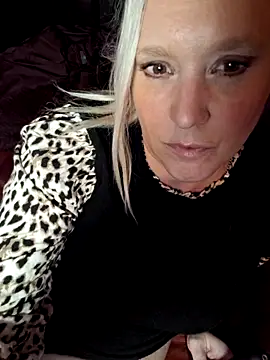 Webcam Model (Bouncy-Bella28X)  is live.Free join now!