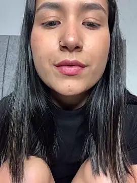 Webcam Model (Val12777)  is live.Free join now!