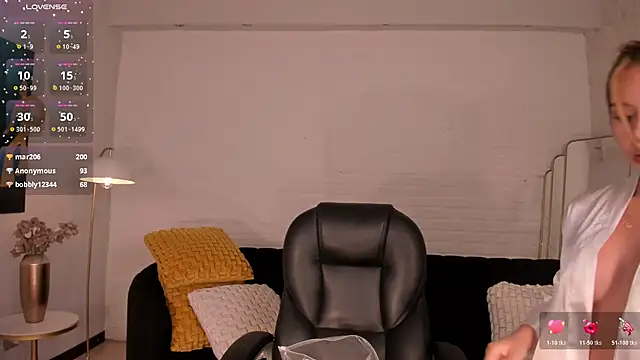 CarolineGraceX webcam