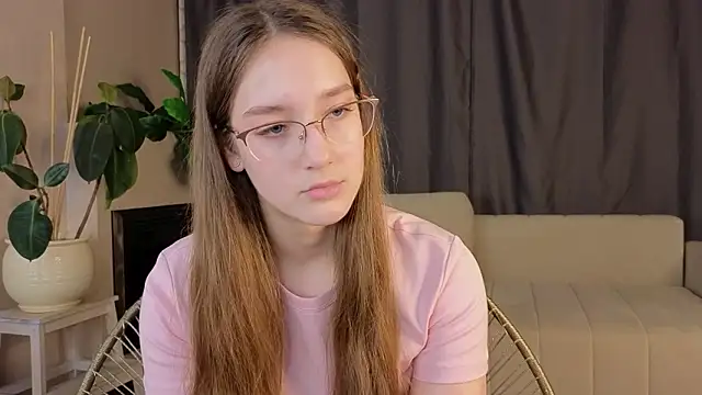 MidnightAstra webcam