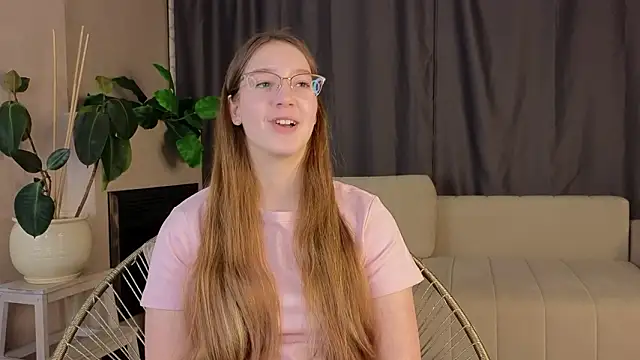 MidnightAstra webcam