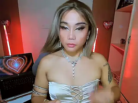 YourNikkieXxx webcam